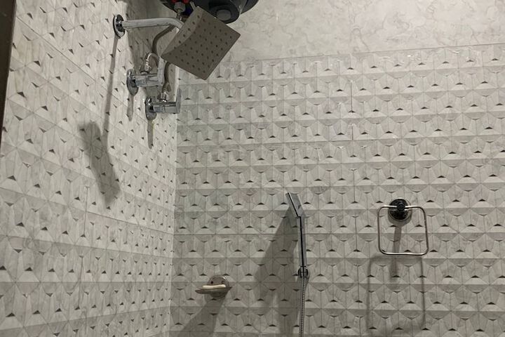 Room 7 of 11