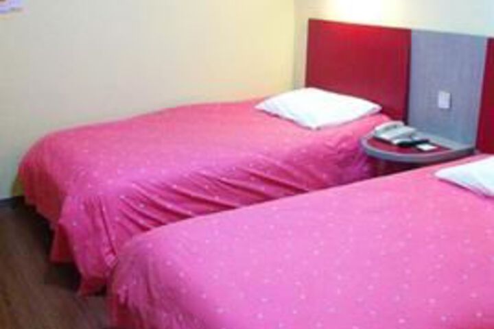Room 9 of 21