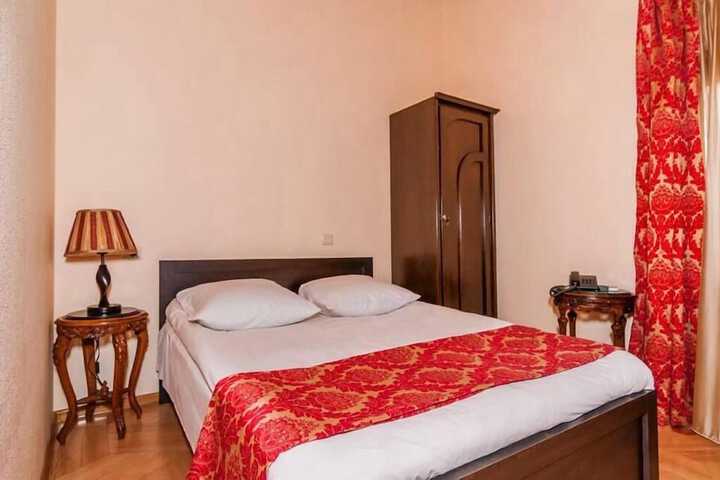 Room 6 of 22