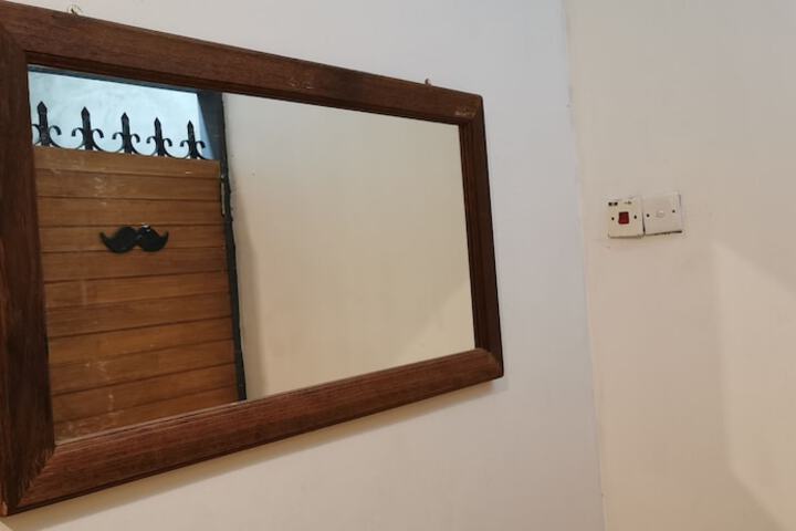 Room 18 of 25