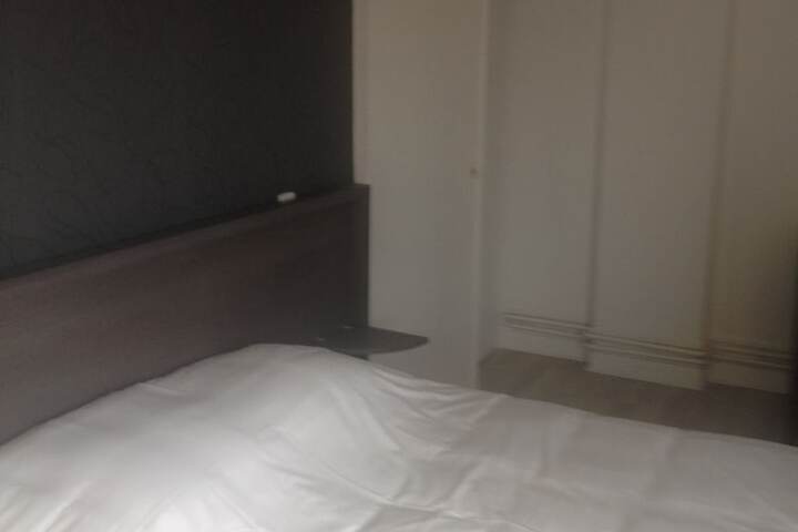 Room 22 of 34