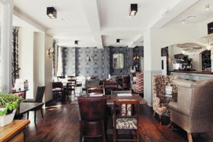 Dining 54 of 61