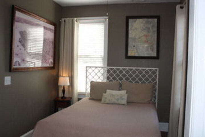 Room 5 of 8