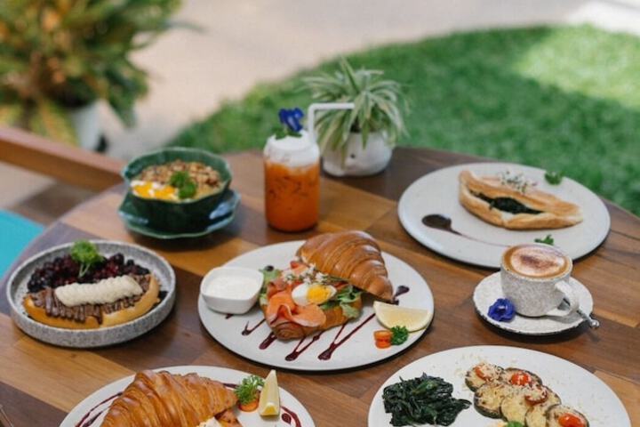 Breakfast/Coffee Service 36 of 48