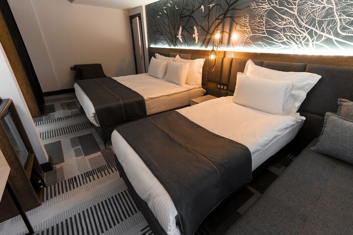 Room 40 of 129