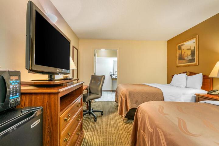 Double Accessible King Size Bed (6 of 16)