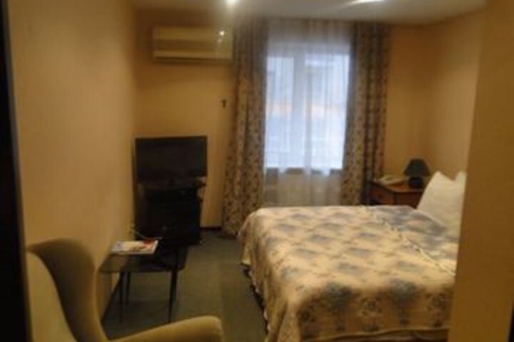 Room 42 of 49