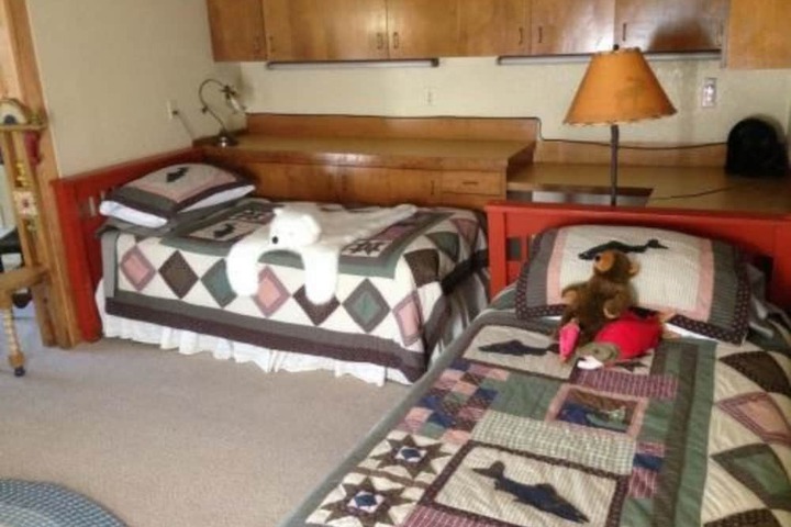 Room 8 of 28