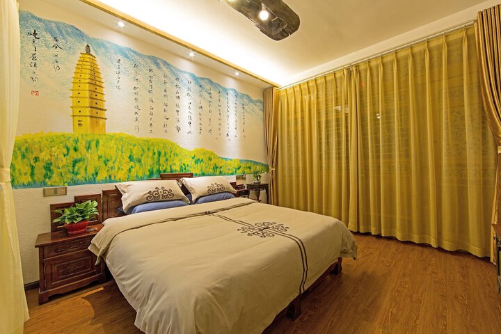 Room 14 of 108