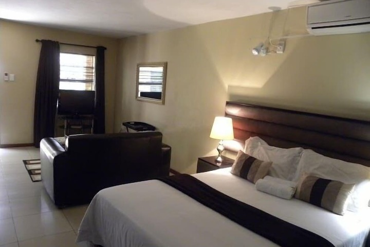 Room 7 of 17