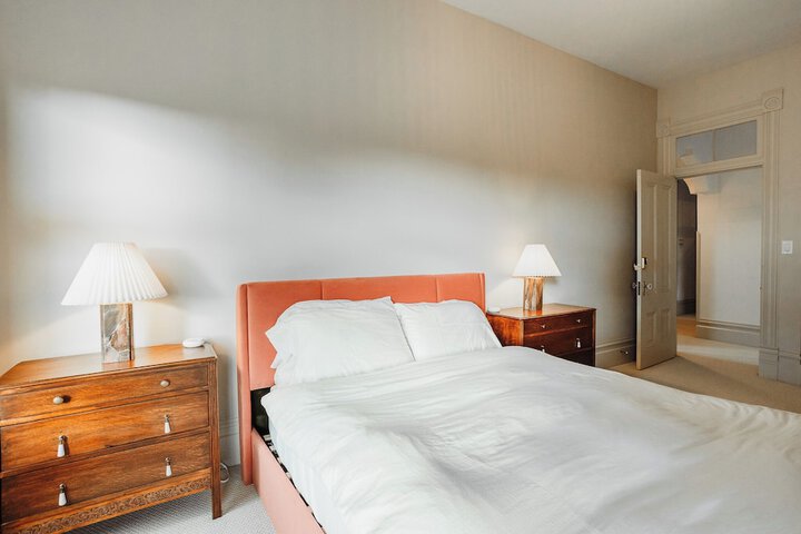 Room 6 of 101