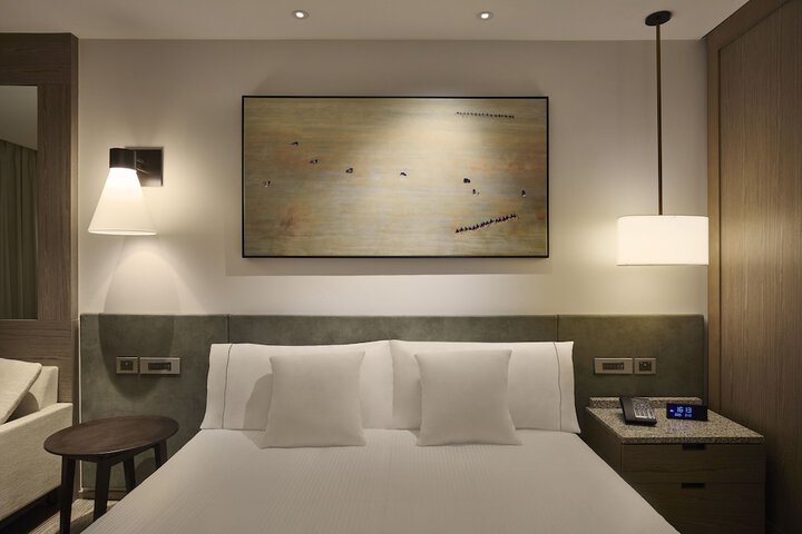 Room 3 of 116