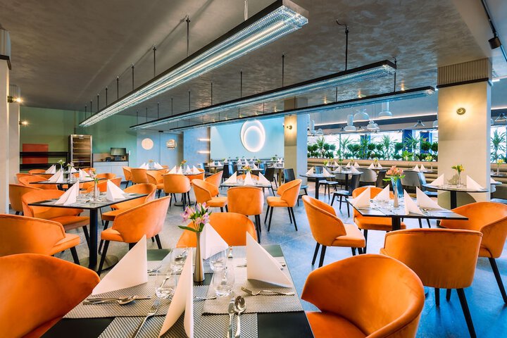 Dining 63 of 71