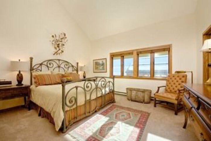 Room 10 of 41