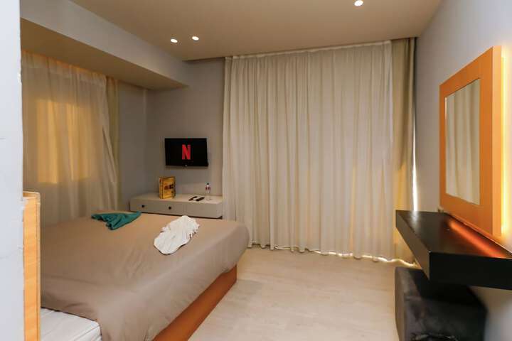 Room 57 of 227