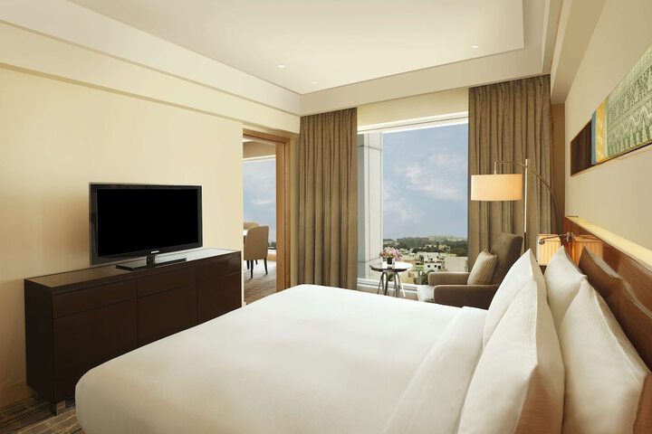 Room 8 of 70
