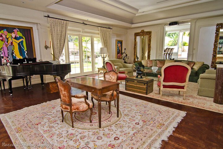 Beverly Hills Fab Estate