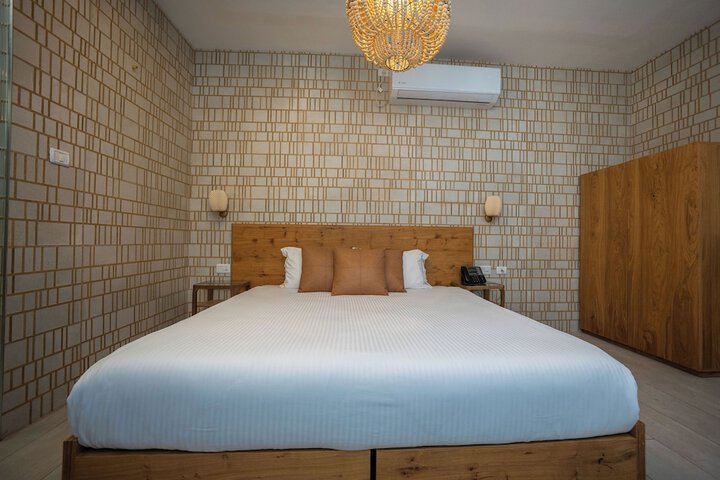 Room 22 of 145
