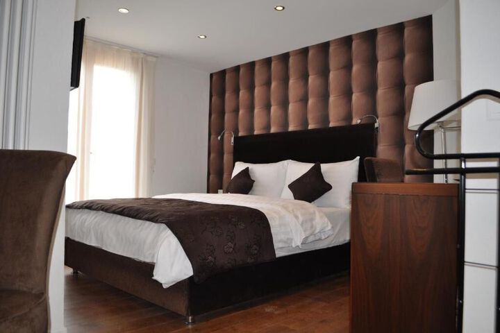 Room 19 of 25