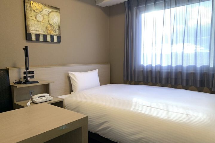Room 6 of 23