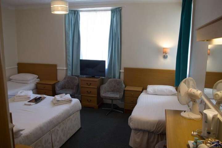 Room 14 of 60