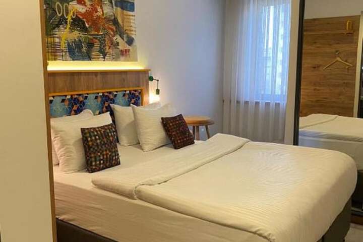 Room 46 of 67