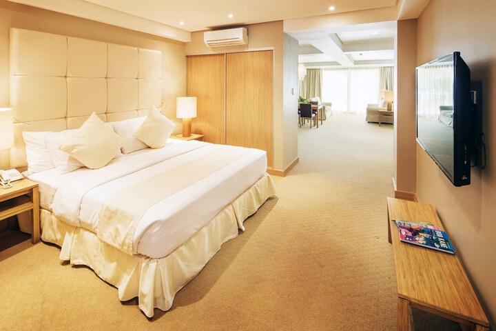 Room 3 of 46