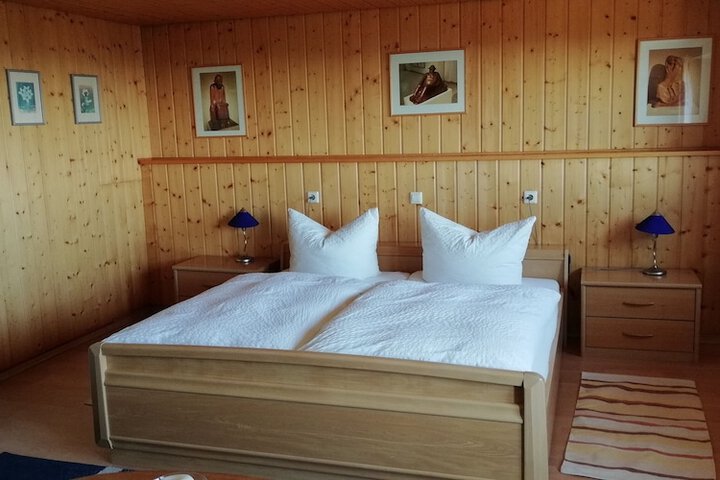 Room 3 of 39