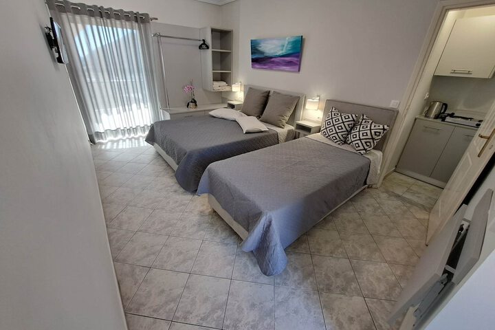 Room 9 of 40