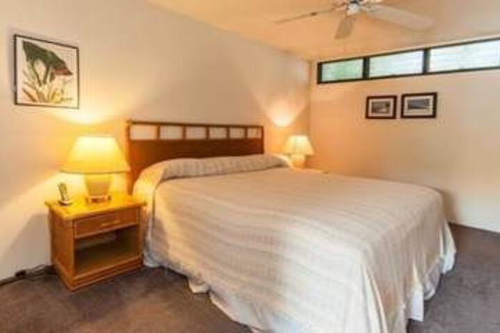Room 4 of 14
