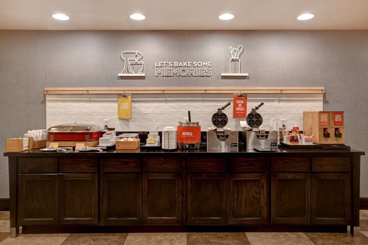 Breakfast/Coffee Service 31 of 45