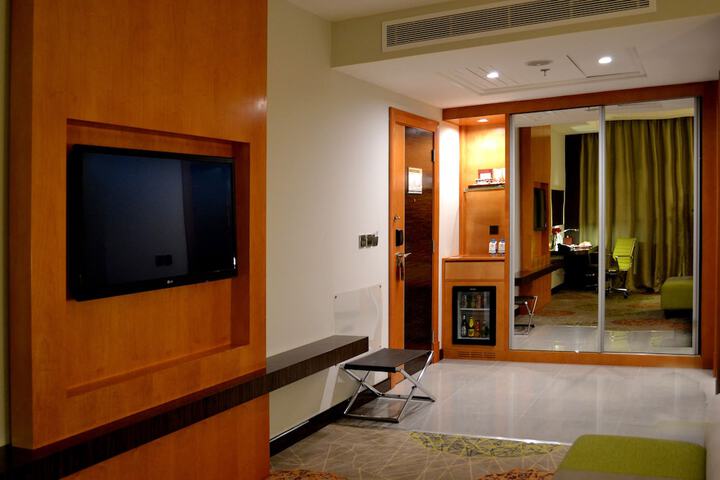 Room 3 of 42