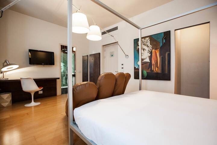 Room 16 of 56