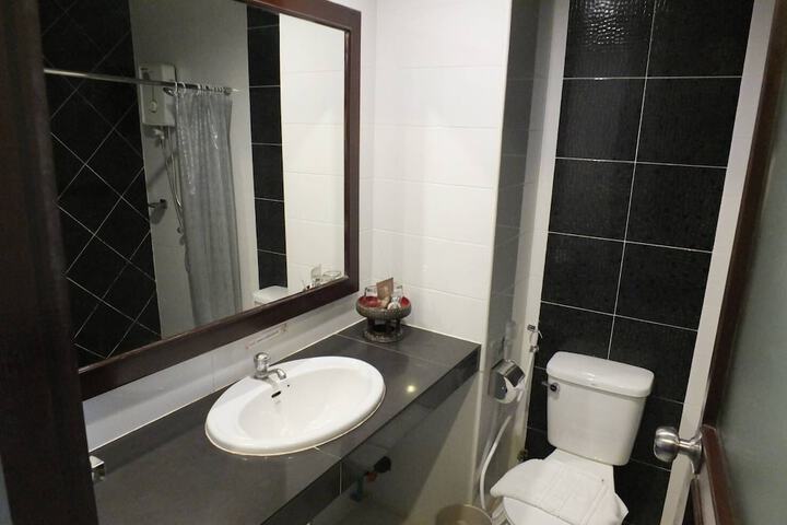 Room 25 of 51