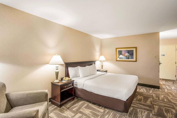Room 43 of 90