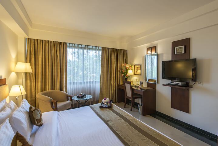Room 12 of 87