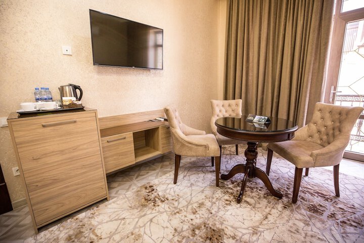 Room 40 of 82