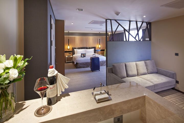 Room 21 of 50