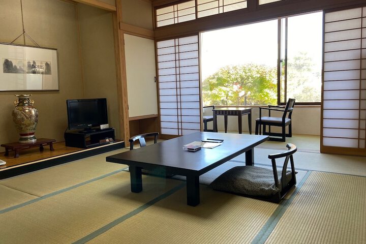 Room 5 of 46