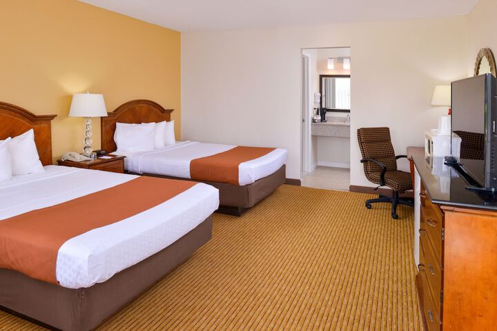 1 Double Bed Deluxe (6 of 16)