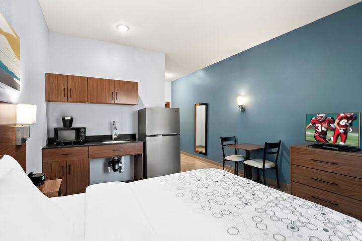 Studio 2 Queen Beds (6 of 13)