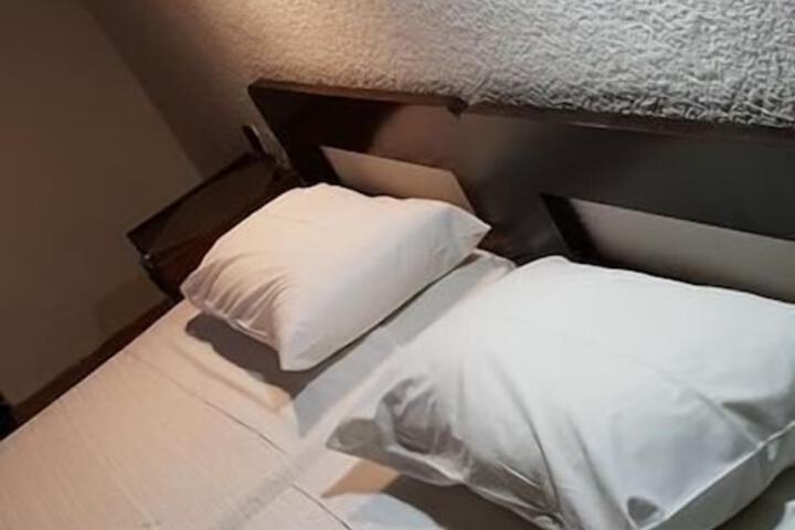 Room 4 of 59