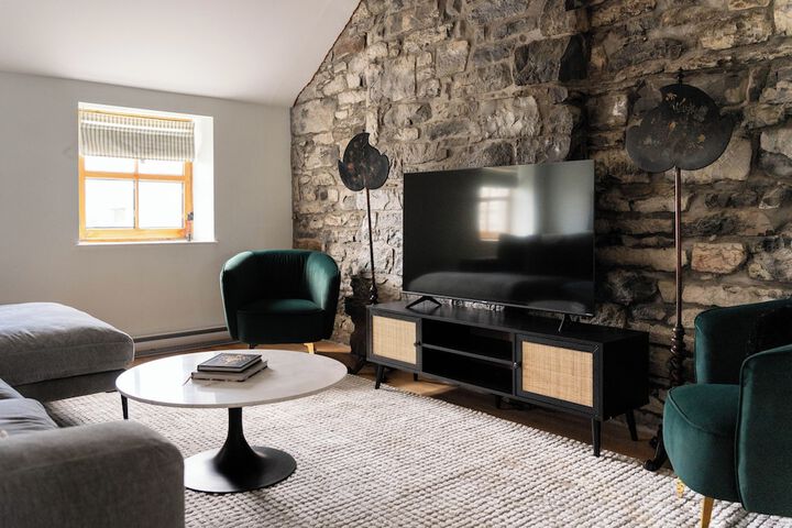 Room 35 of 157