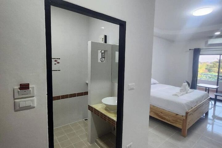 Room 7 of 19