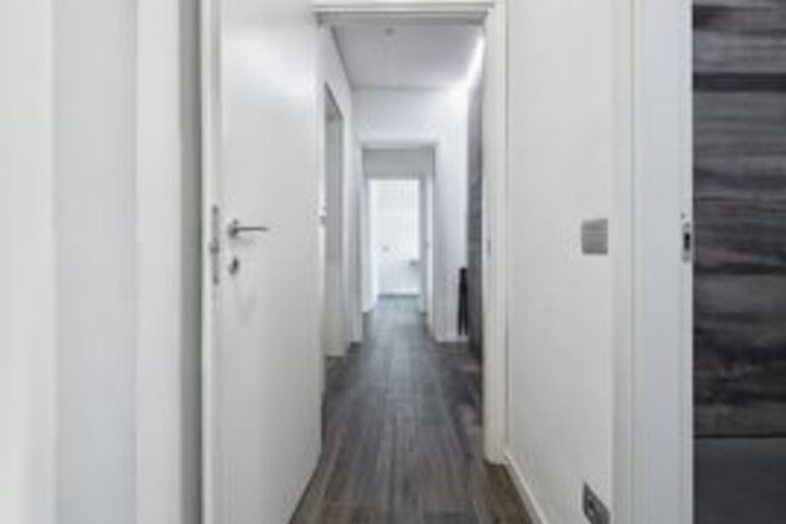Room 10 of 18