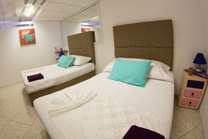 Room 32 of 47