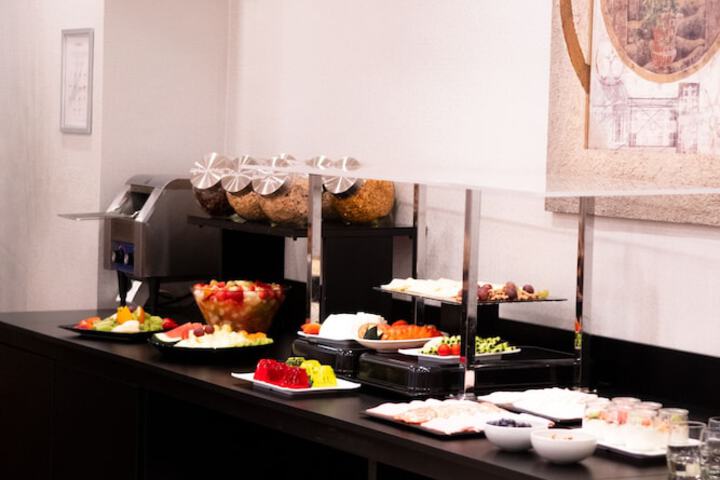 Breakfast/Coffee Service 29 of 48