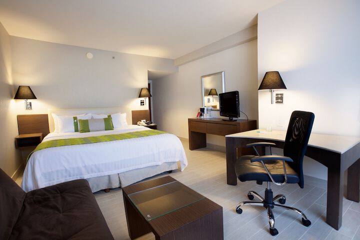 Room 5 of 72