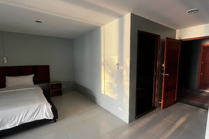 Room 15 of 53