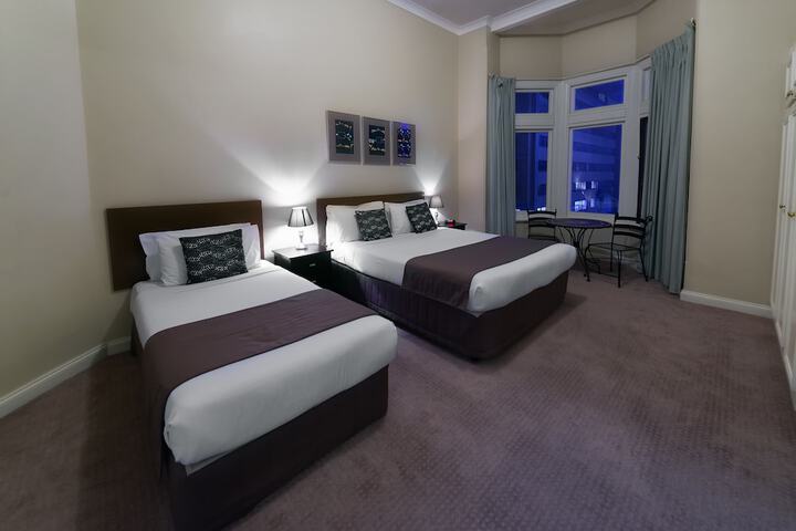 Room 4 of 65